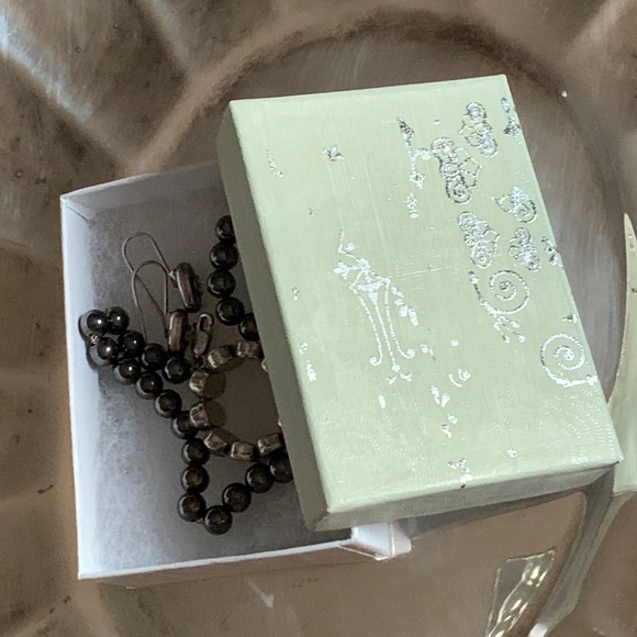 Silver earrings & ring w/ hematite bracelet - Picture 4 of 4